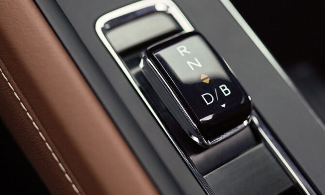 ENYAQ iV 2020 INTERIER SHIFTER IS7A1173 9x16